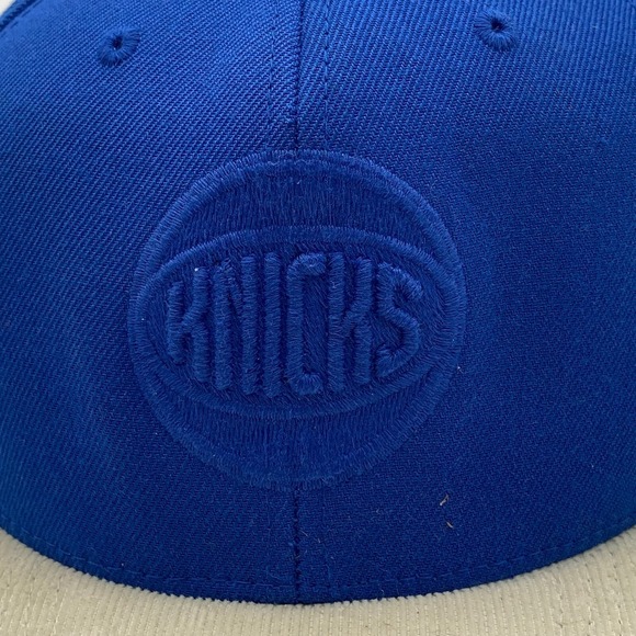 New York Knicks Hat Mitchell & Ness Blue Snapback Cap Hat Adjustable Fit Cleaned - Picture 2 of 12